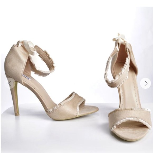 NWB VICES Ankle Strap Fringe Heels - Picture 1 of 8